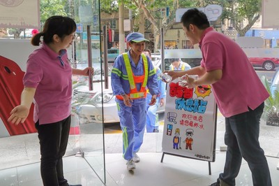 上海电信350家营业厅再次开启导游服务，让出行更温馨